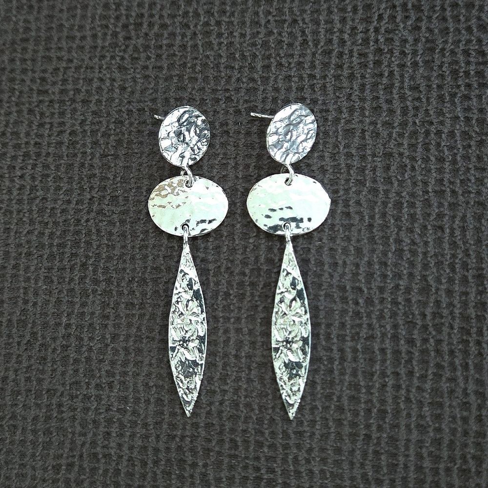 Noa Zuman Silver🤍 Hammered🔨 Geometric📐 Dangle Earrings - Picture 3 of 15